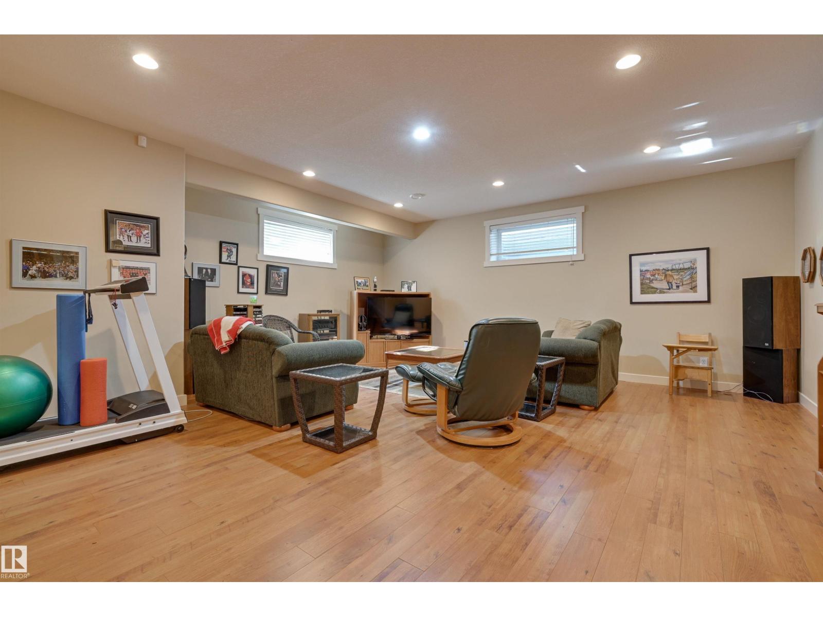 939 Haliburton Rd Nw, Edmonton, Alberta  T6R 2Z6 - Photo 44 - E4457364