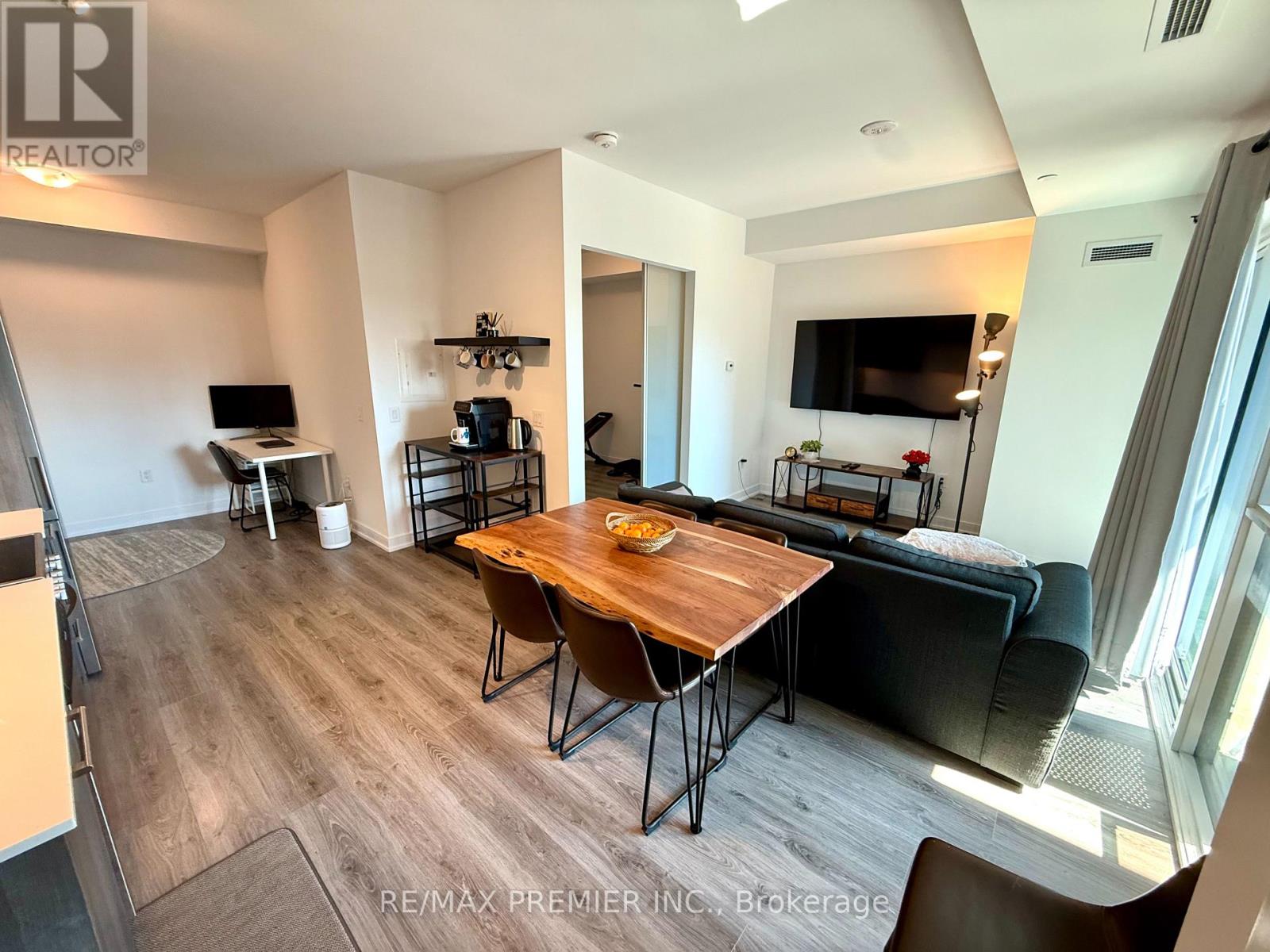 515 - 25 Neighbourhood Lane, Toronto, Ontario  M8Y 0C4 - Photo 10 - W12398901