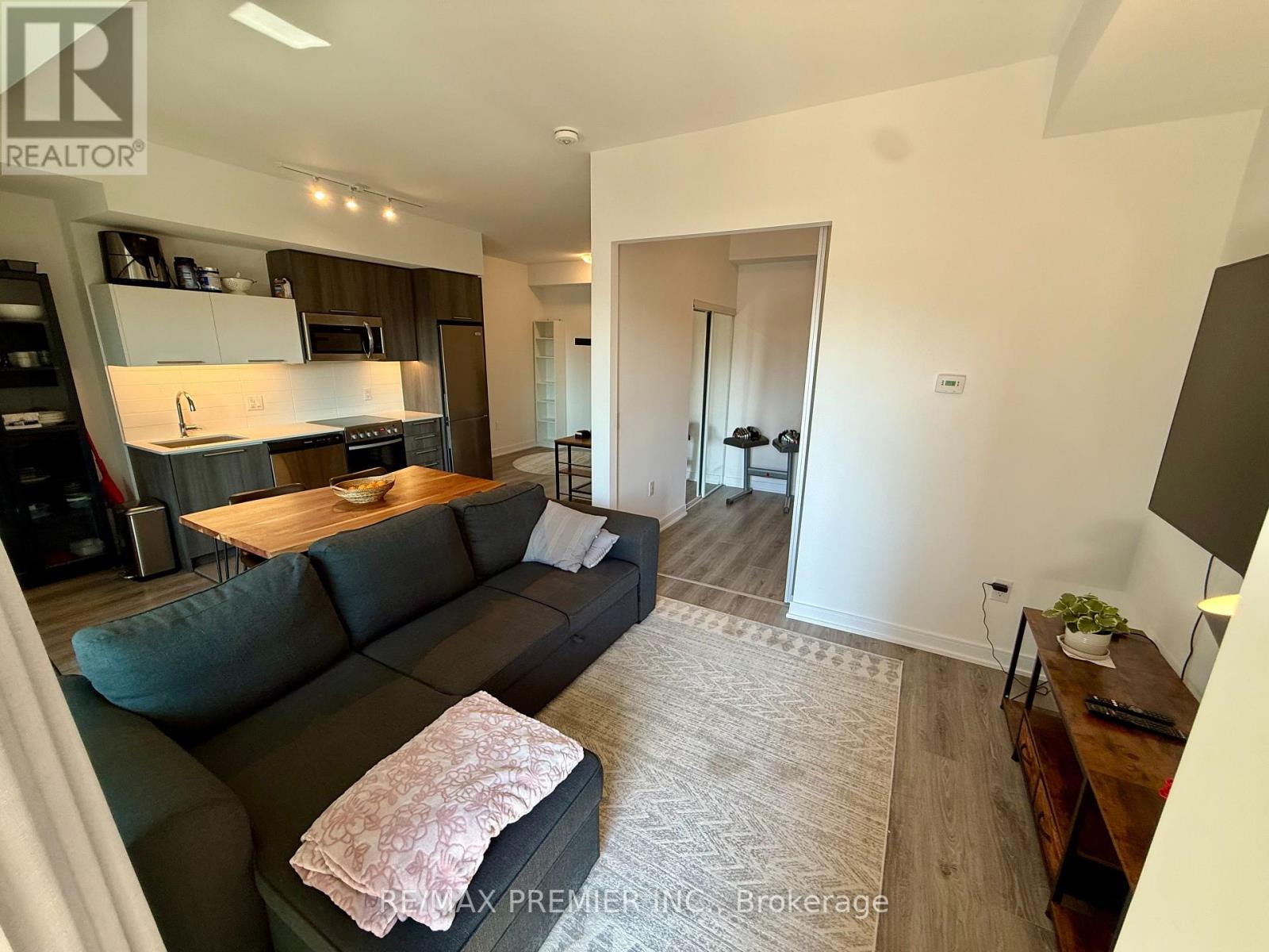 515 - 25 Neighbourhood Lane, Toronto, Ontario  M8Y 0C4 - Photo 12 - W12398901