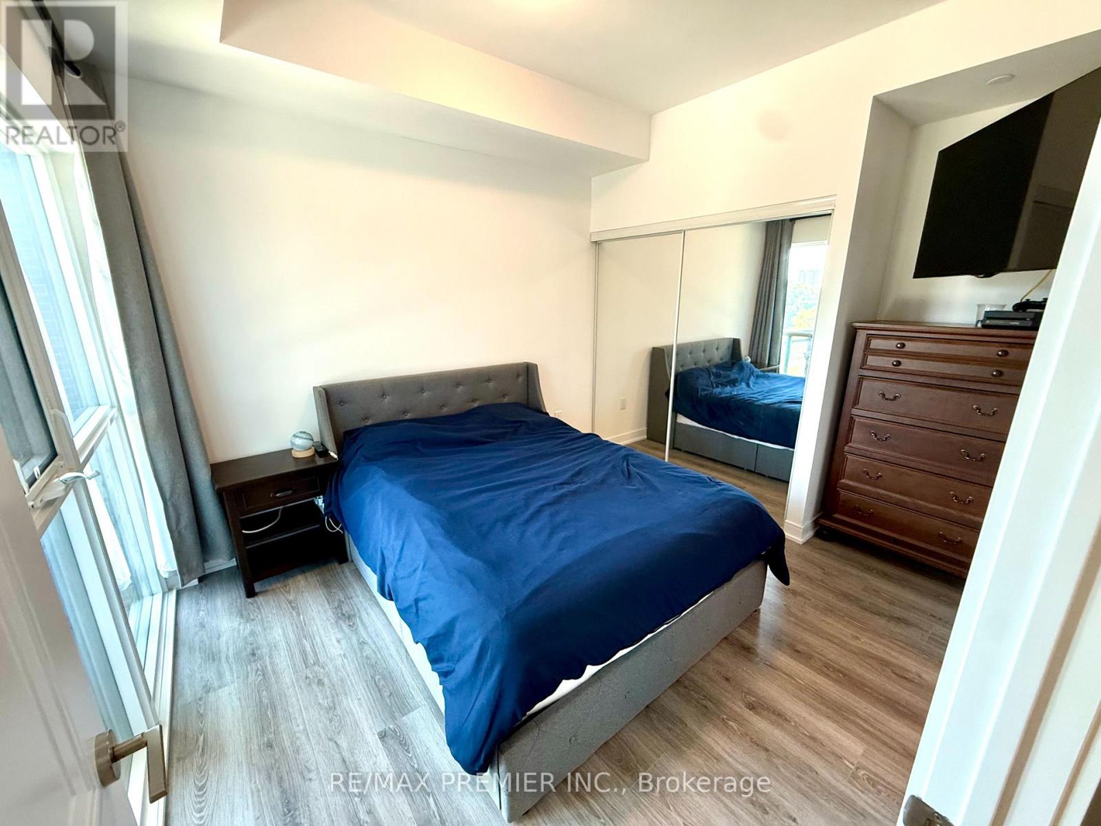 515 - 25 Neighbourhood Lane, Toronto, Ontario  M8Y 0C4 - Photo 14 - W12398901