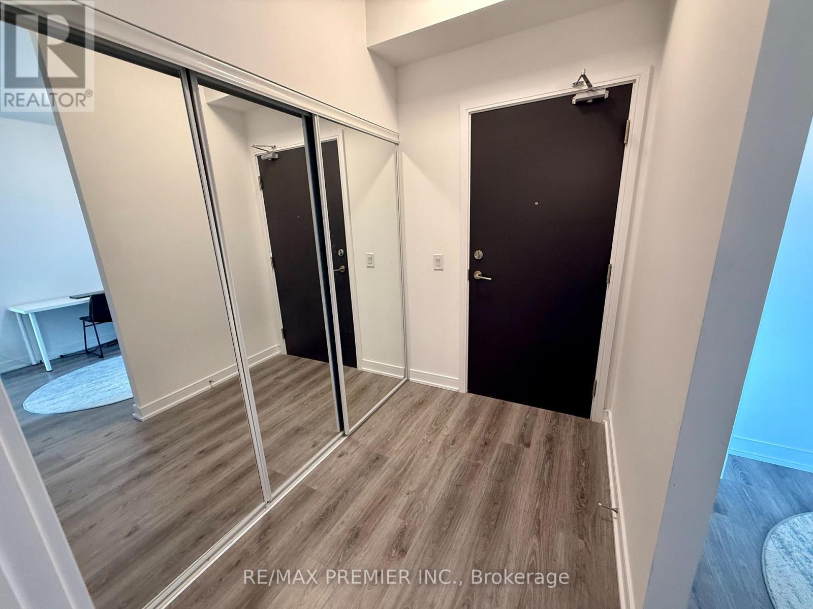 515 - 25 Neighbourhood Lane, Toronto, Ontario  M8Y 0C4 - Photo 4 - W12398901