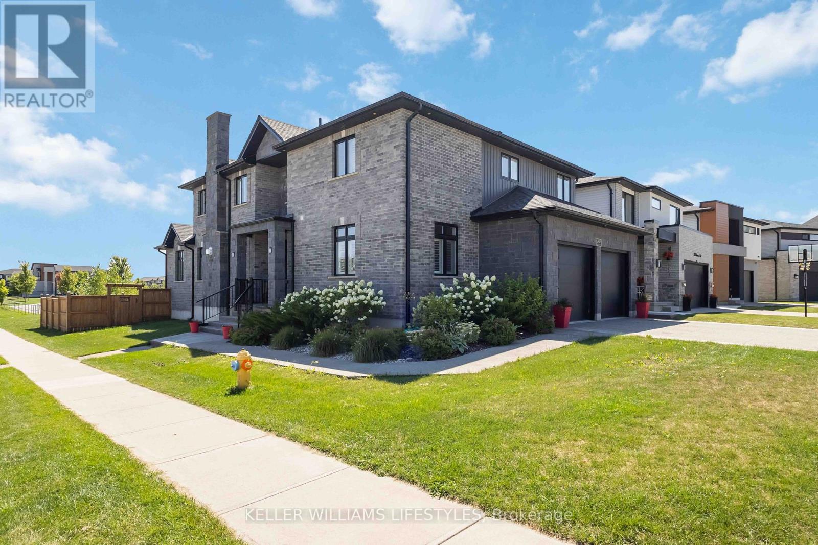 2849 Heardcreek Trail, London North, Ontario  N6G 0W1 - Photo 3 - X12398916