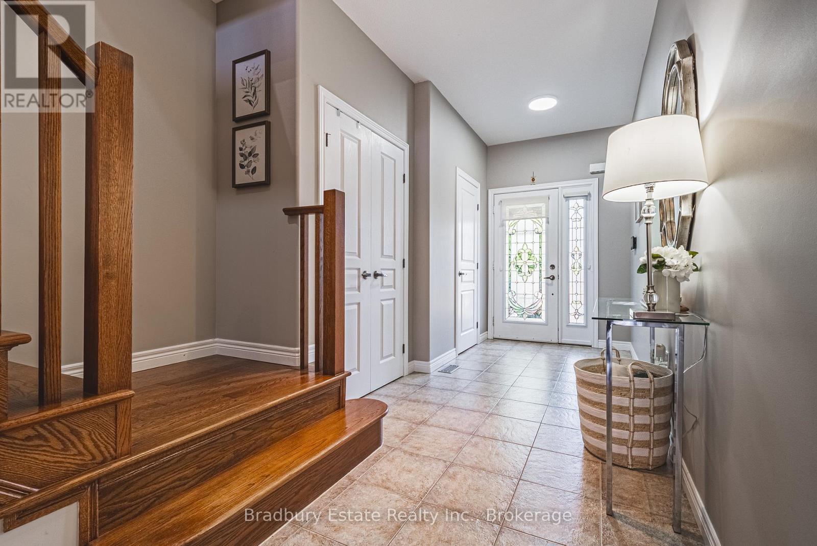 42 Fall Fair Way, Hamilton, Ontario  L0R 1C0 - Photo 4 - X12398922