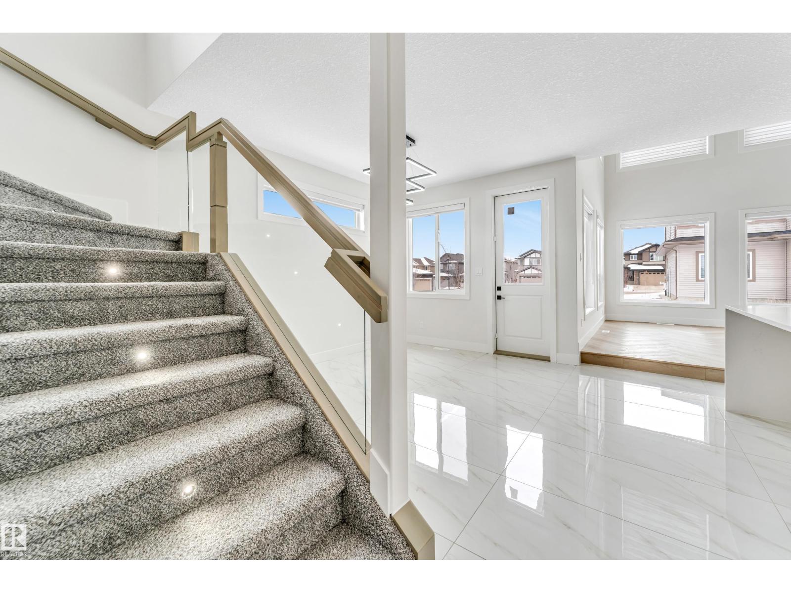Property at 4000 44 AV image 2