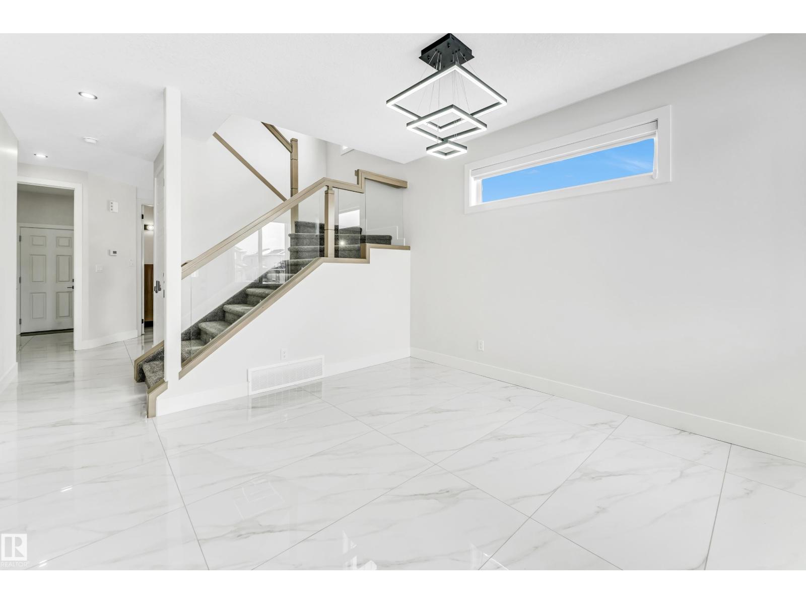 Property at 4000 44 AV image 5