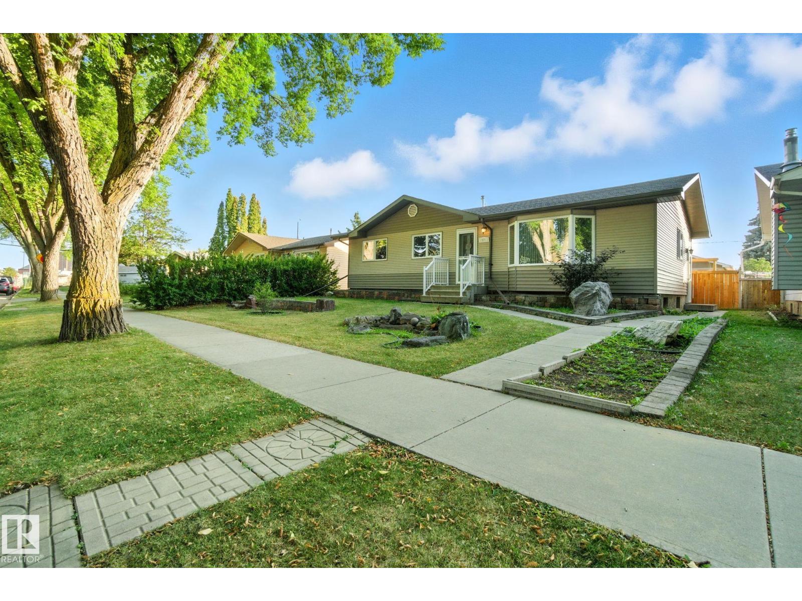 15711 89 Av Nw, Edmonton, Alberta  T5R 4R4 - Photo 3 - E4457370