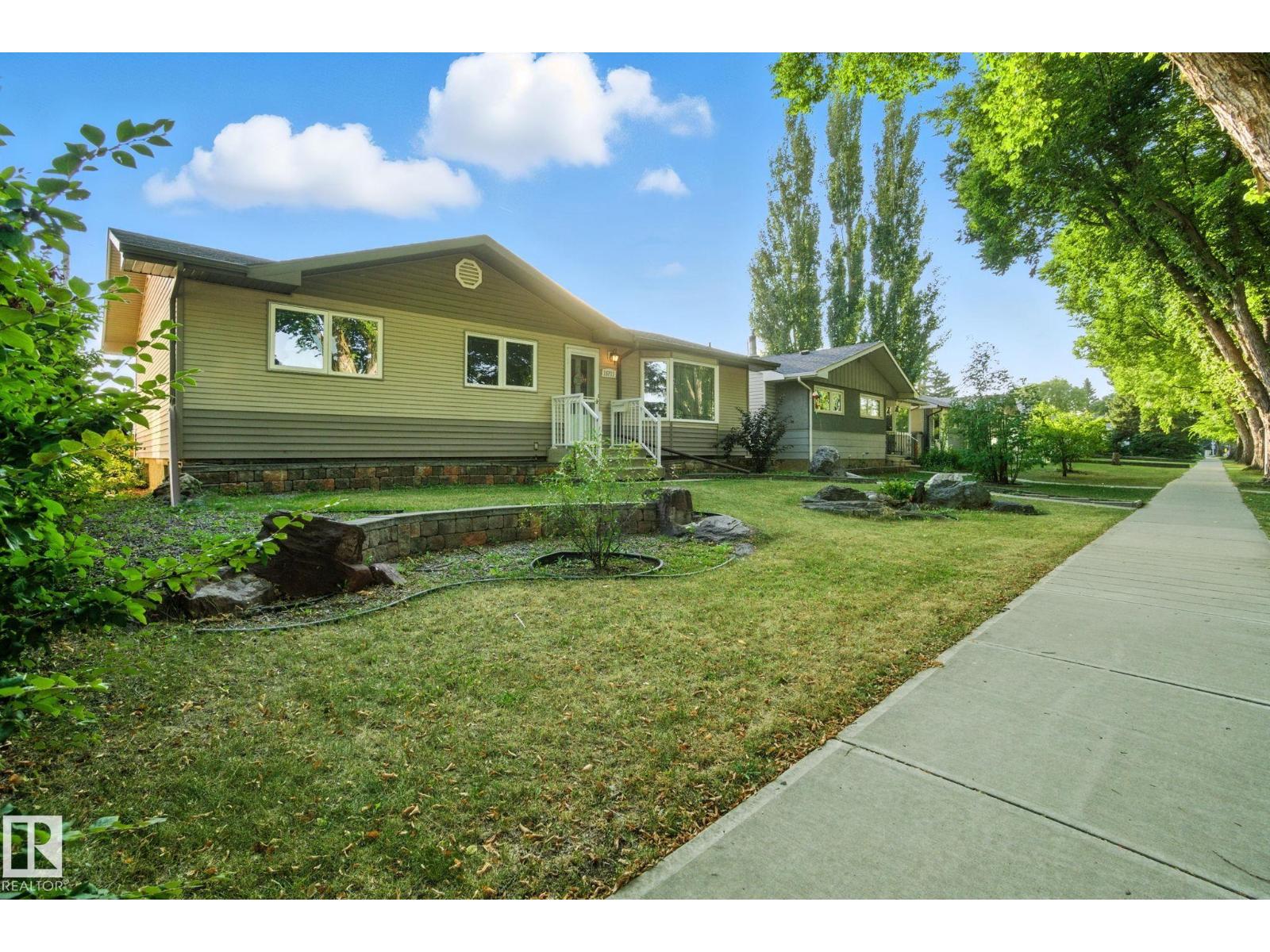 15711 89 Av Nw, Edmonton, Alberta  T5R 4R4 - Photo 4 - E4457370