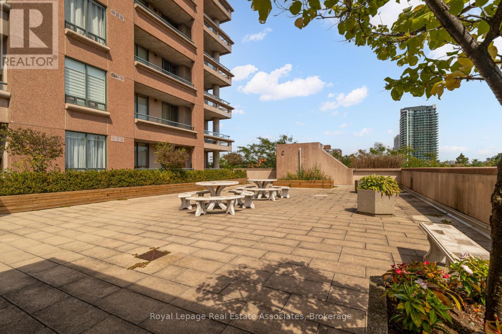 909 - 1 Belvedere Court, Brampton, Ontario  L6V 4M6 - Photo 15 - W12398924