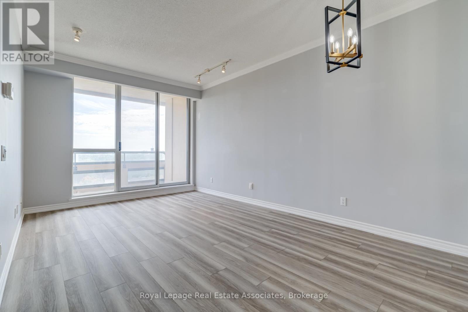 909 - 1 Belvedere Court, Brampton, Ontario  L6V 4M6 - Photo 6 - W12398924