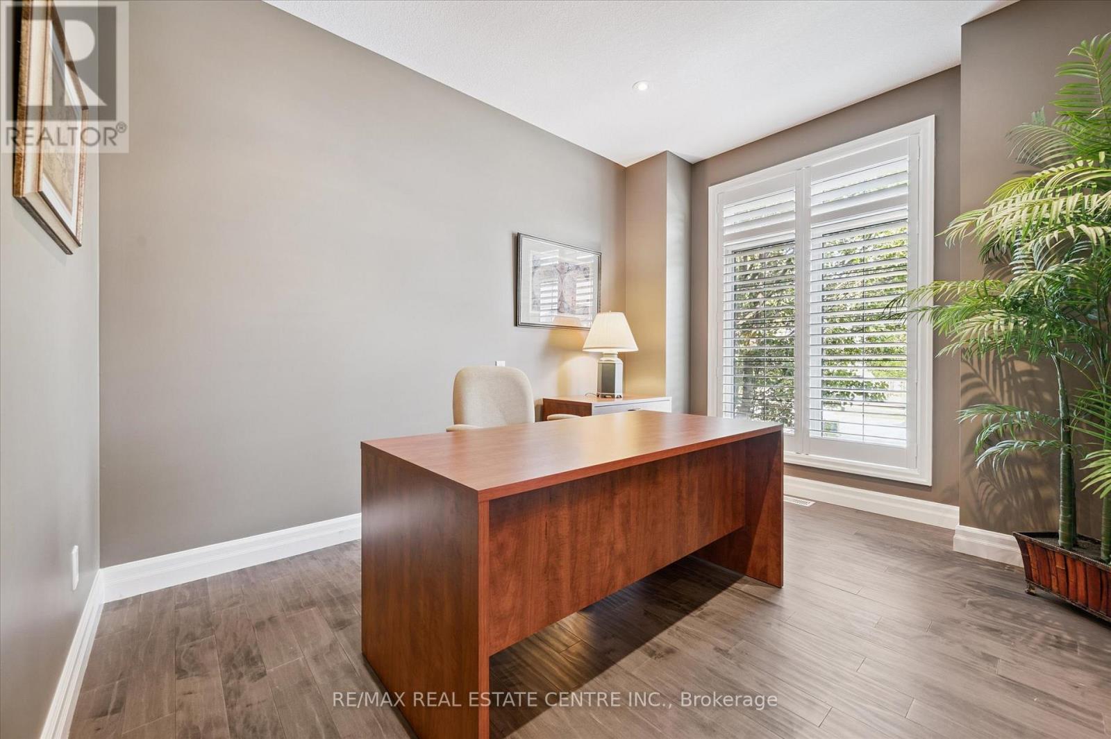 609 Pelham Street, Waterloo, Ontario  N2K 0C3 - Photo 11 - X12398907