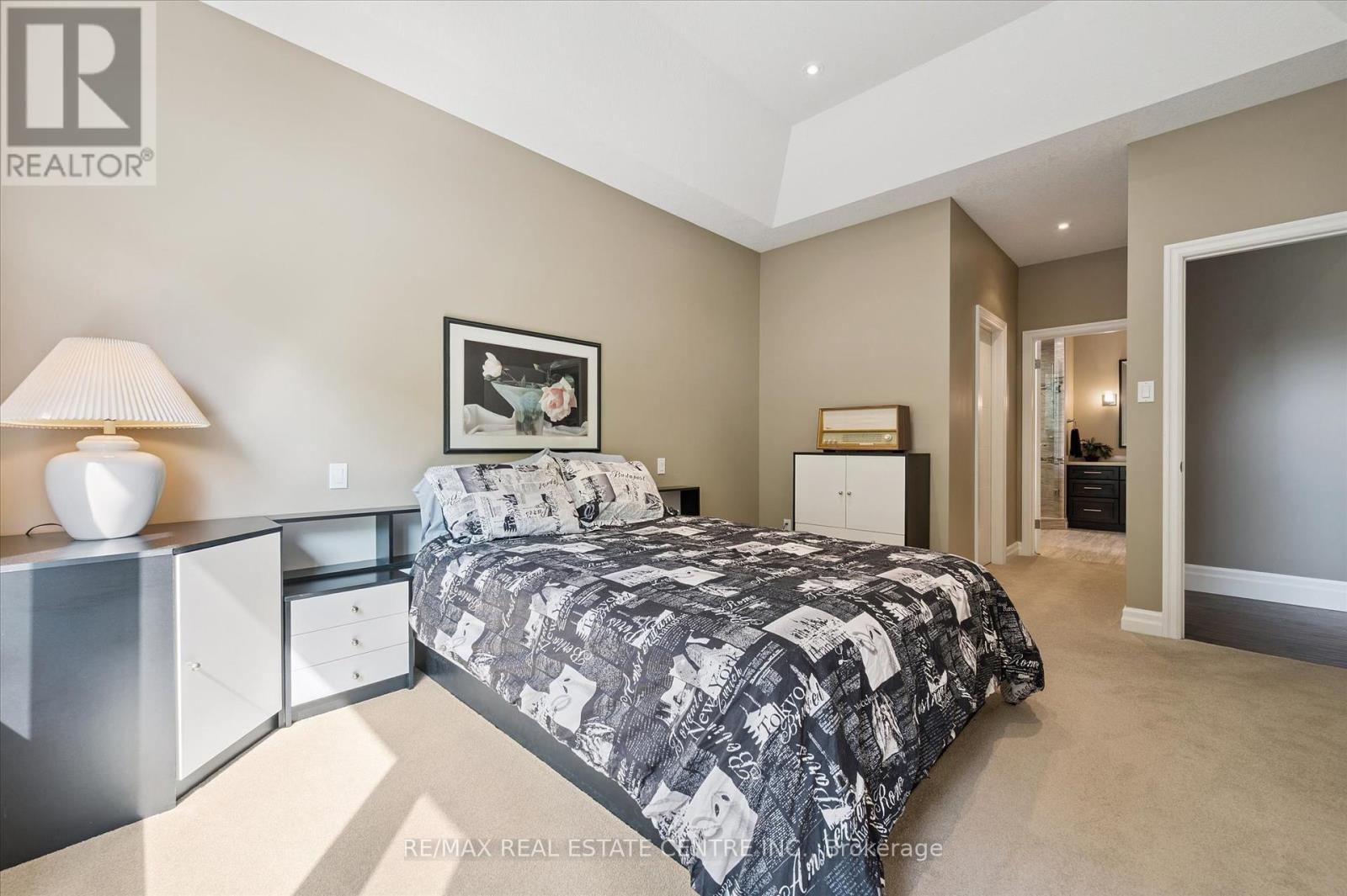 609 Pelham Street, Waterloo, Ontario  N2K 0C3 - Photo 16 - X12398907