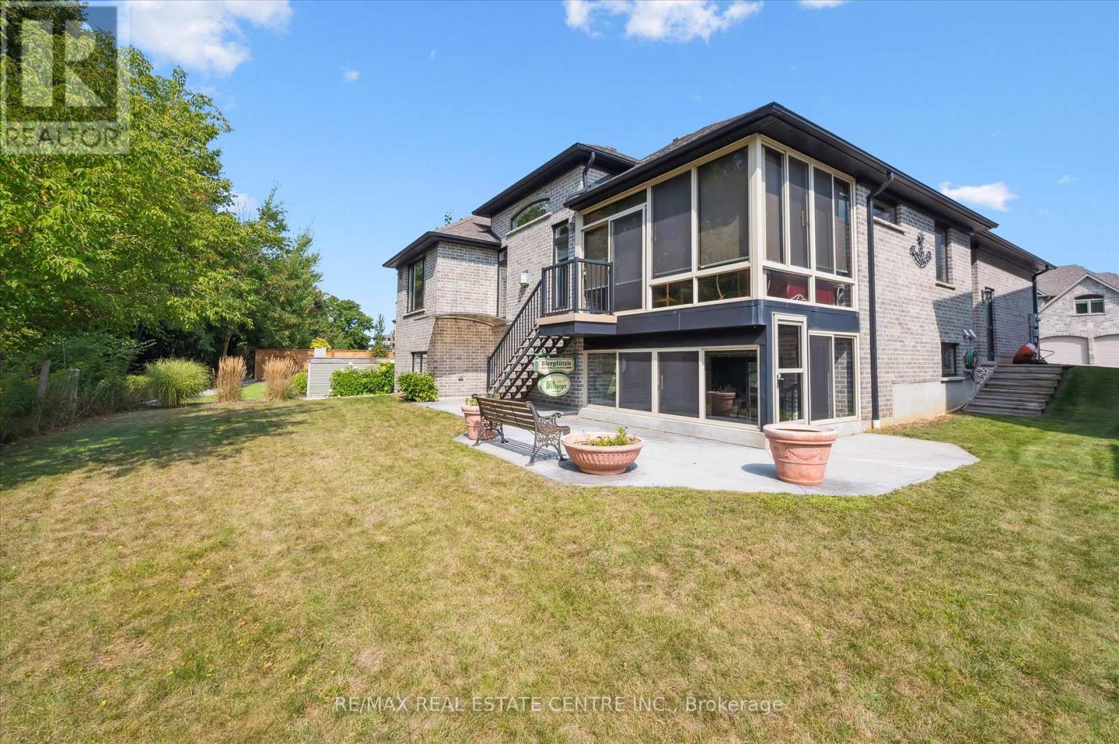 609 Pelham Street, Waterloo, Ontario  N2K 0C3 - Photo 32 - X12398907