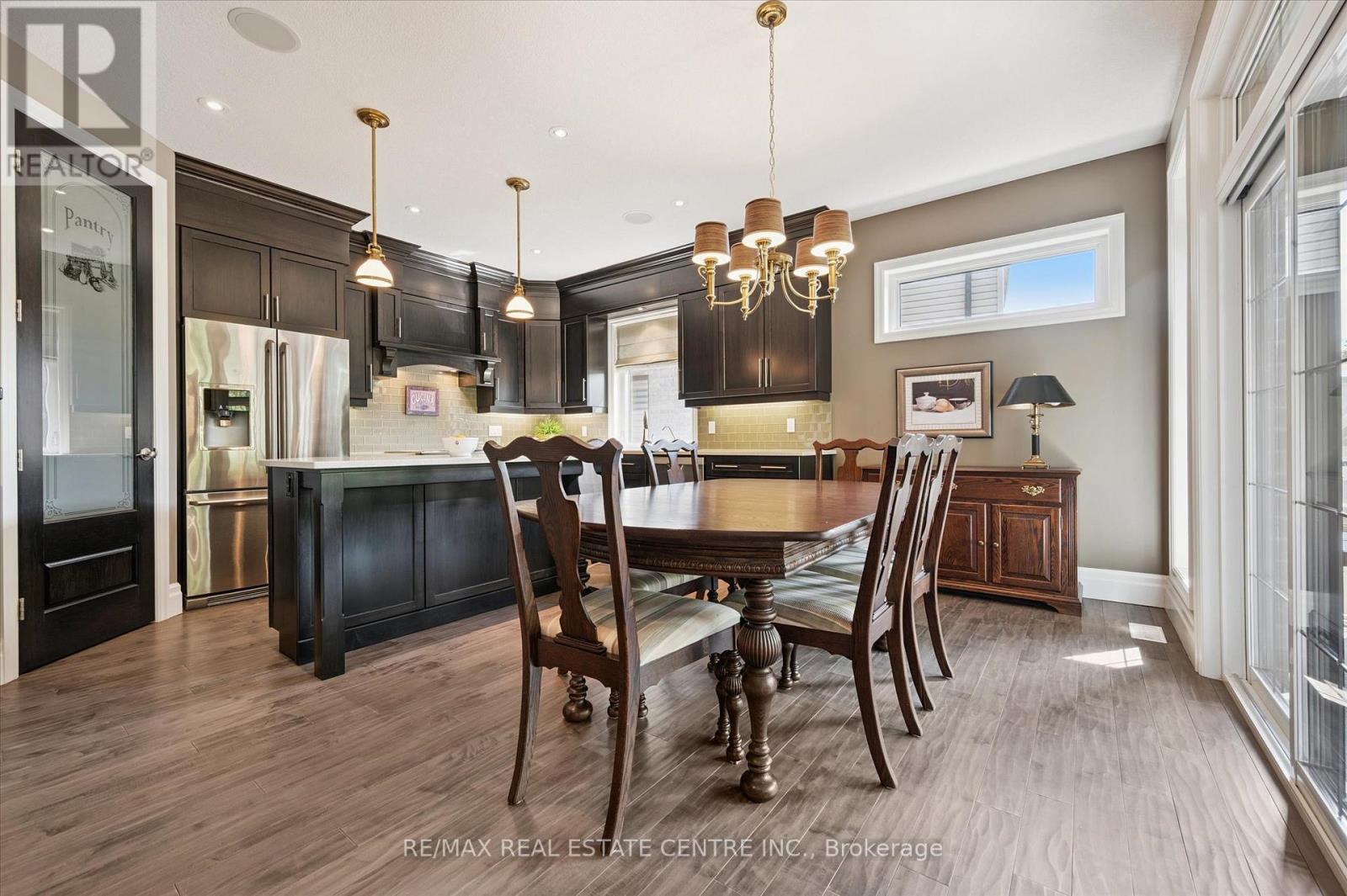 609 Pelham Street, Waterloo, Ontario  N2K 0C3 - Photo 6 - X12398907