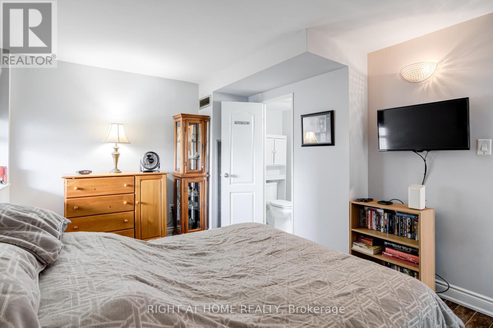 504 - 4 Lisa Street, Brampton, Ontario  L6T 4B6 - Photo 11 - W12398931