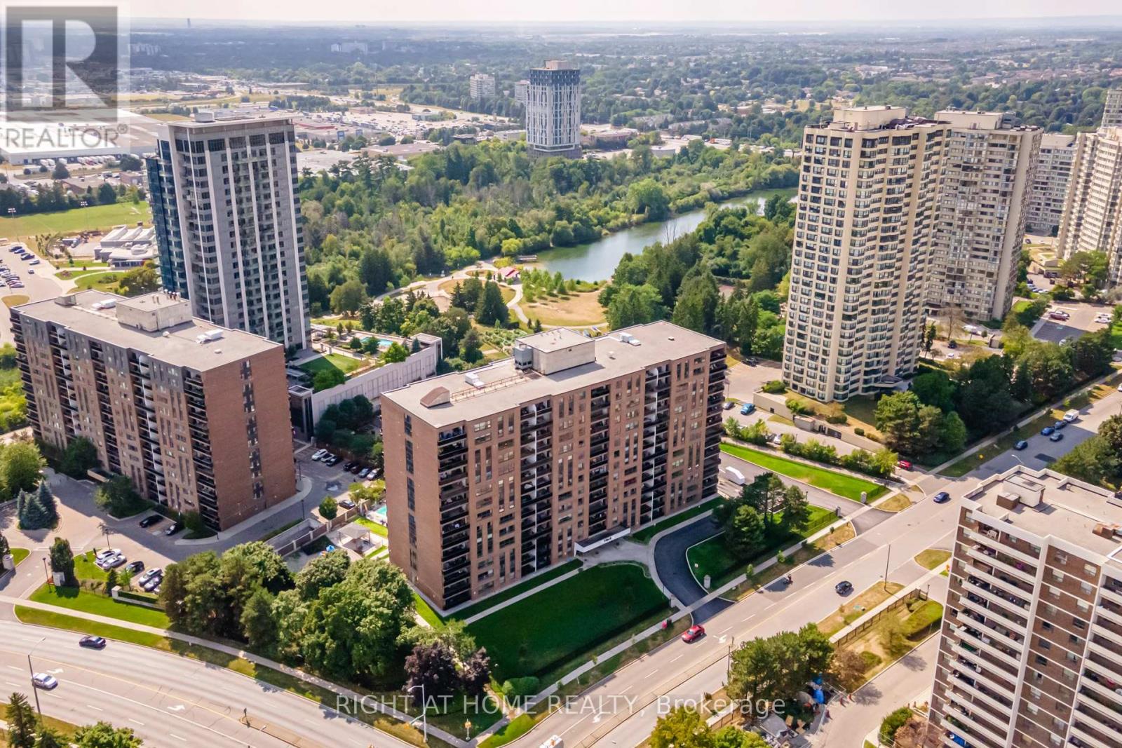 504 - 4 Lisa Street, Brampton, Ontario  L6T 4B6 - Photo 2 - W12398931