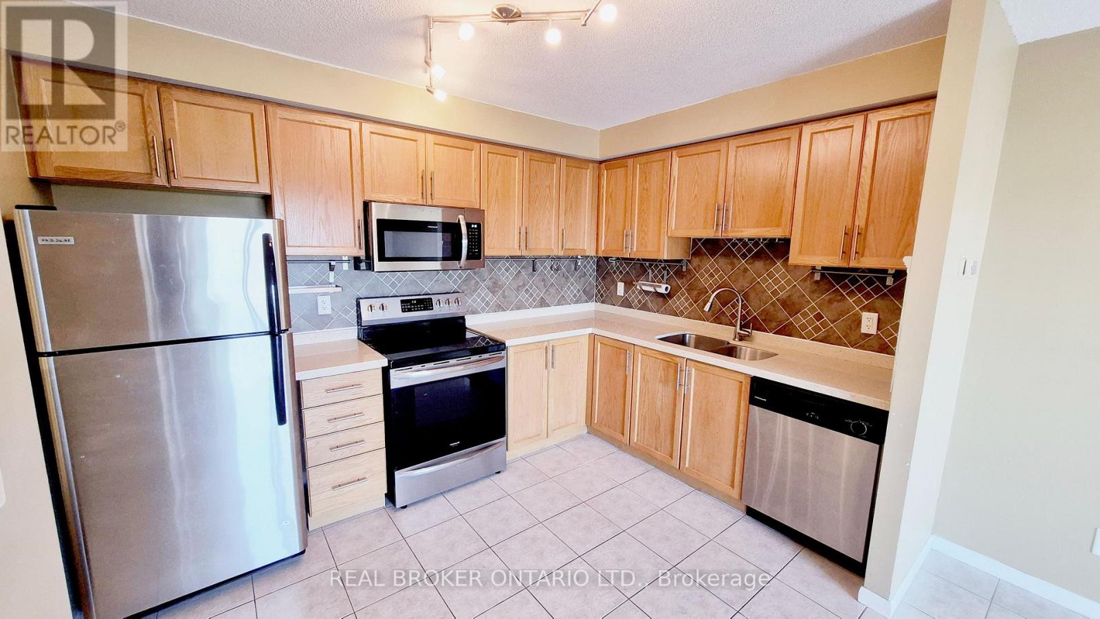 701 - 2464 Weston Road, Toronto, Ontario  M9N 0A2 - Photo 6 - W12398933
