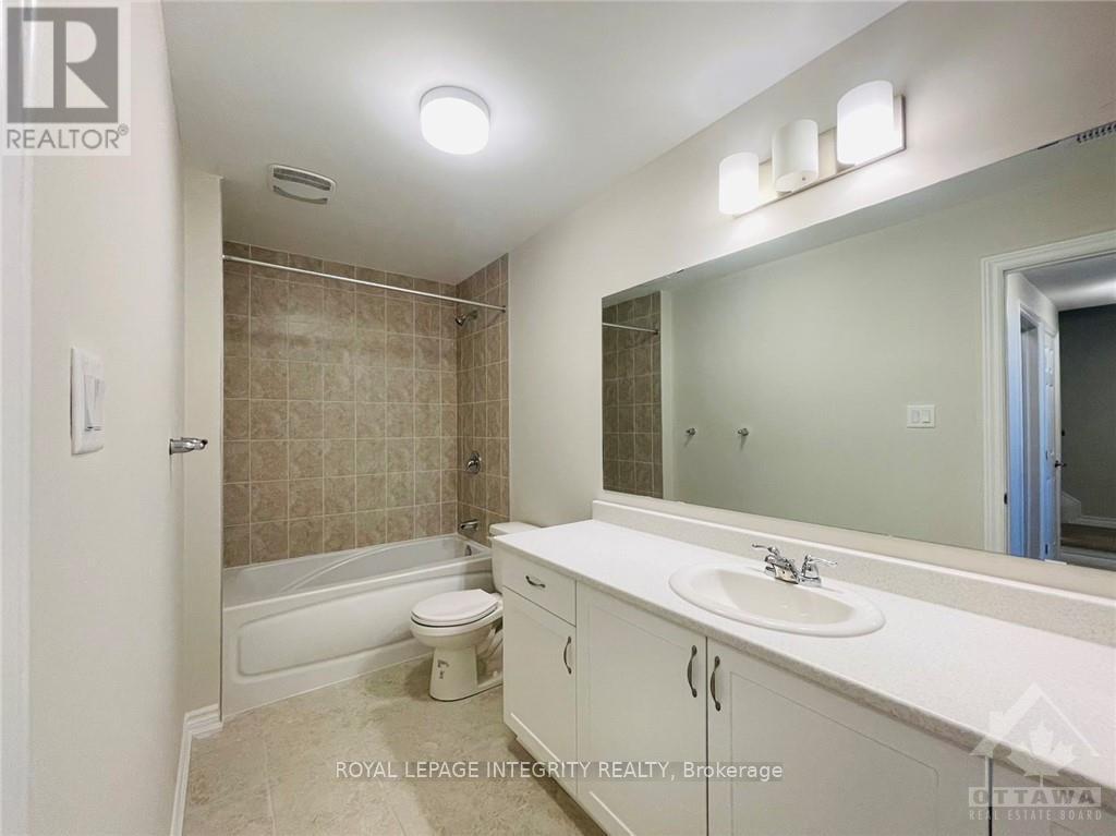124 Michael Stoqua Street, Ottawa, Ontario  K1K 5A8 - Photo 10 - X12398946