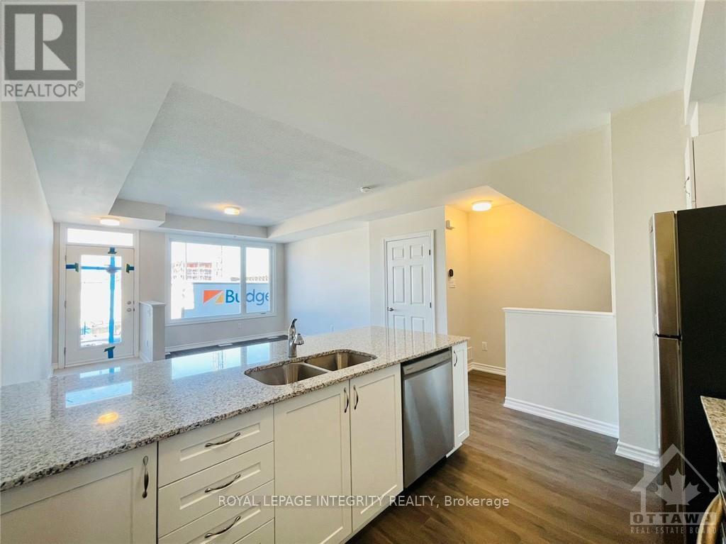 124 Michael Stoqua Street, Ottawa, Ontario  K1K 5A8 - Photo 4 - X12398946