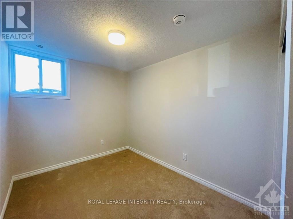 124 Michael Stoqua Street, Ottawa, Ontario  K1K 5A8 - Photo 7 - X12398946
