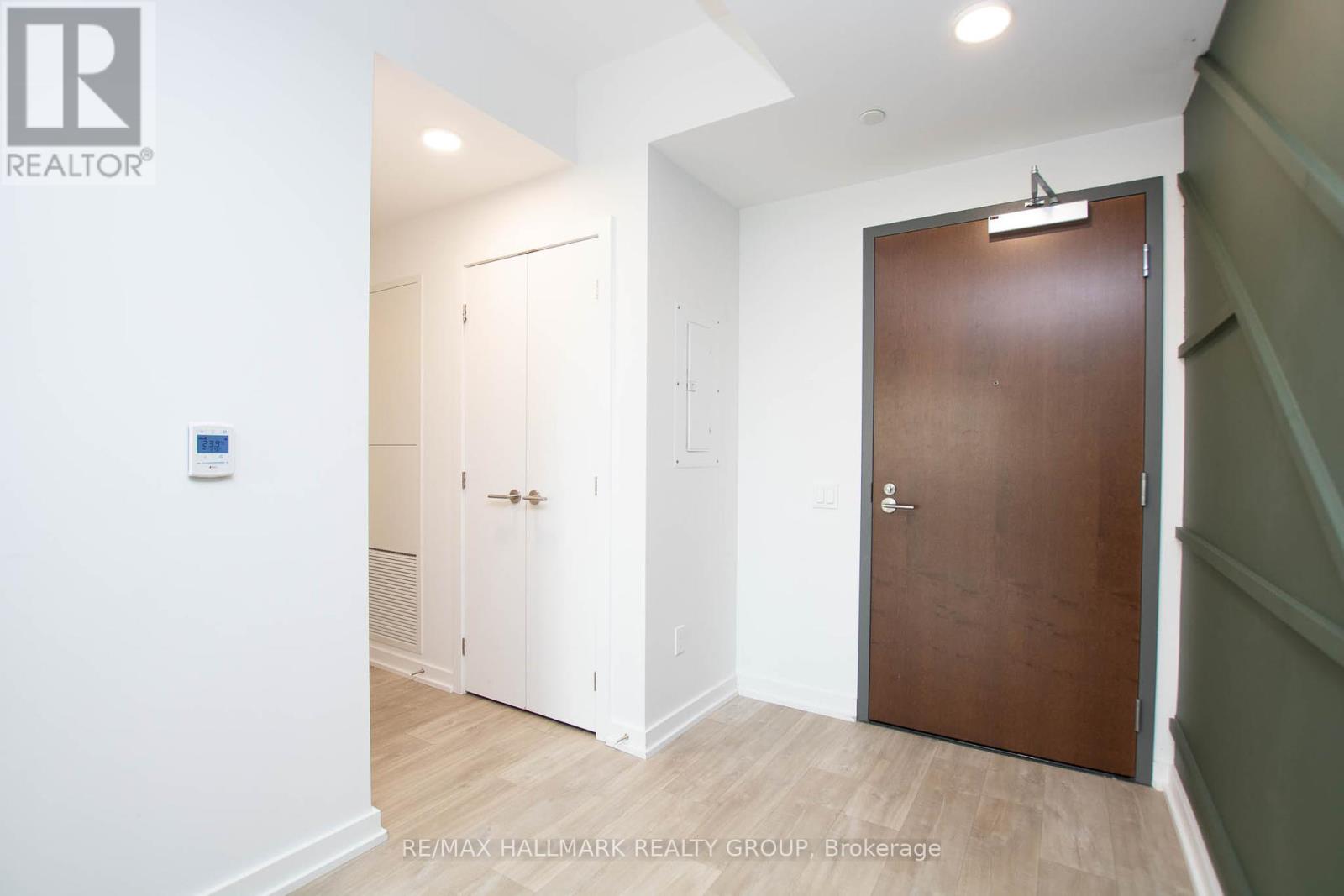 314 - 320 Miwate Private, Ottawa, Ontario  K1R 0E1 - Photo 6 - X12398947