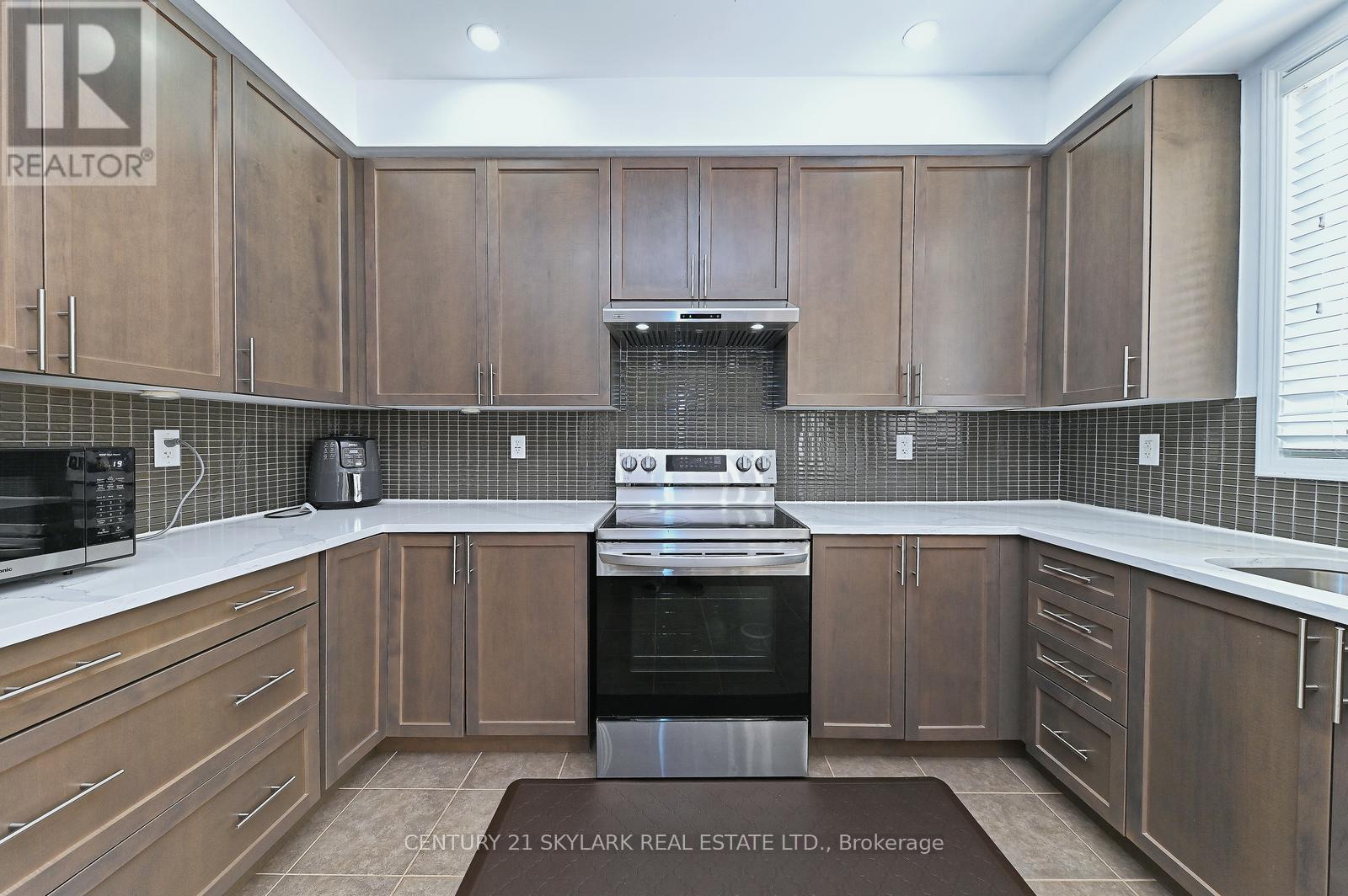 24 Dalton Drive, Cambridge, Ontario  N3C 0E7 - Photo 18 - X12398932