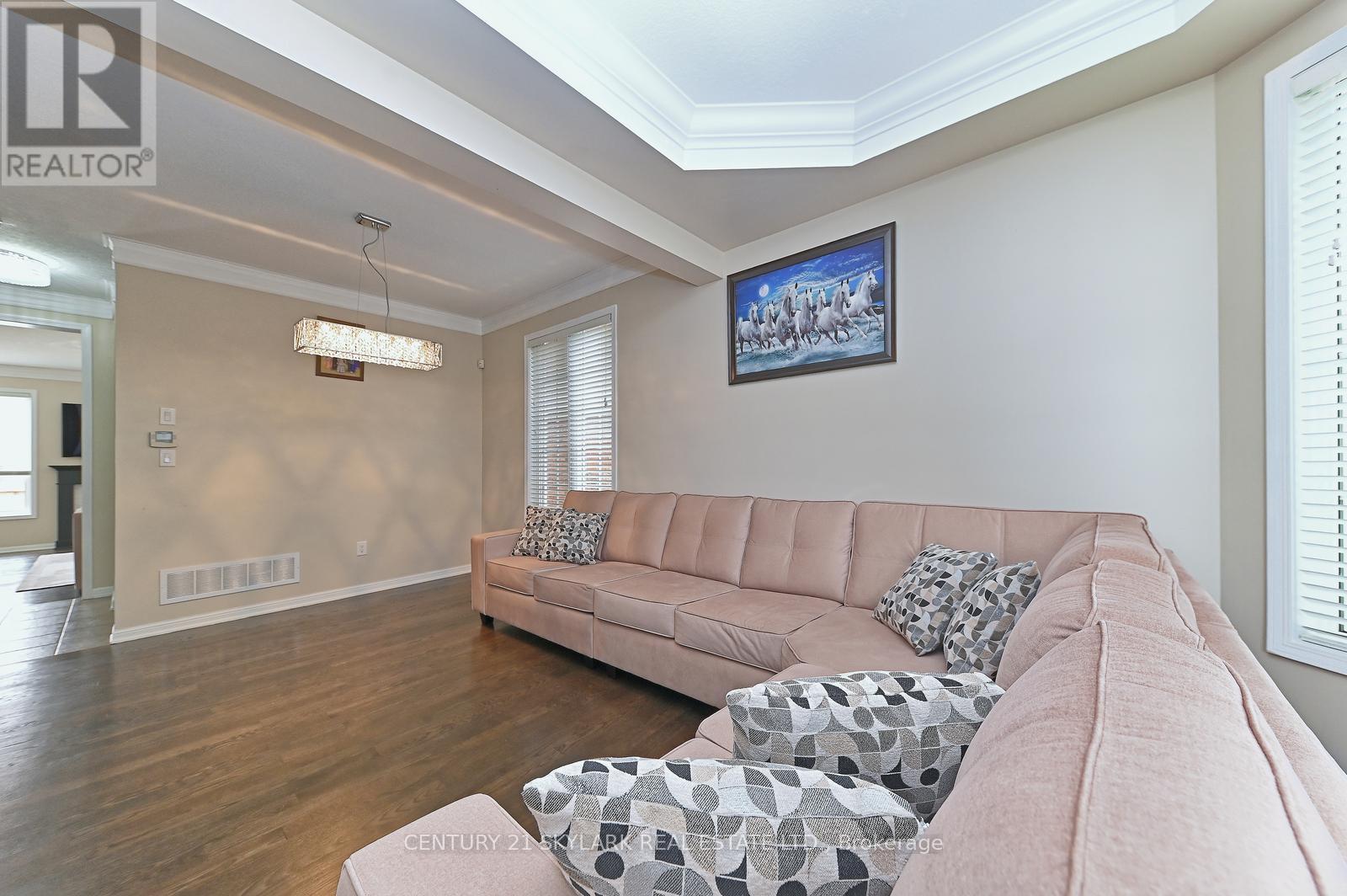 24 Dalton Drive, Cambridge, Ontario  N3C 0E7 - Photo 5 - X12398932