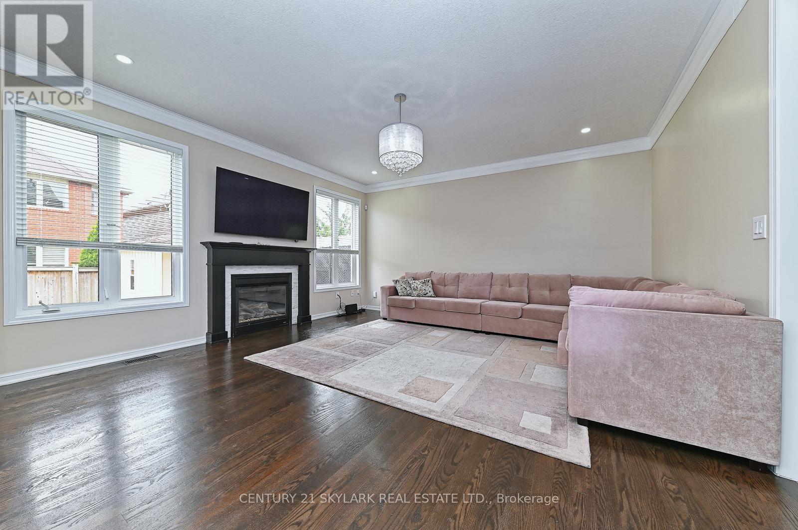 24 Dalton Drive, Cambridge, Ontario  N3C 0E7 - Photo 9 - X12398932