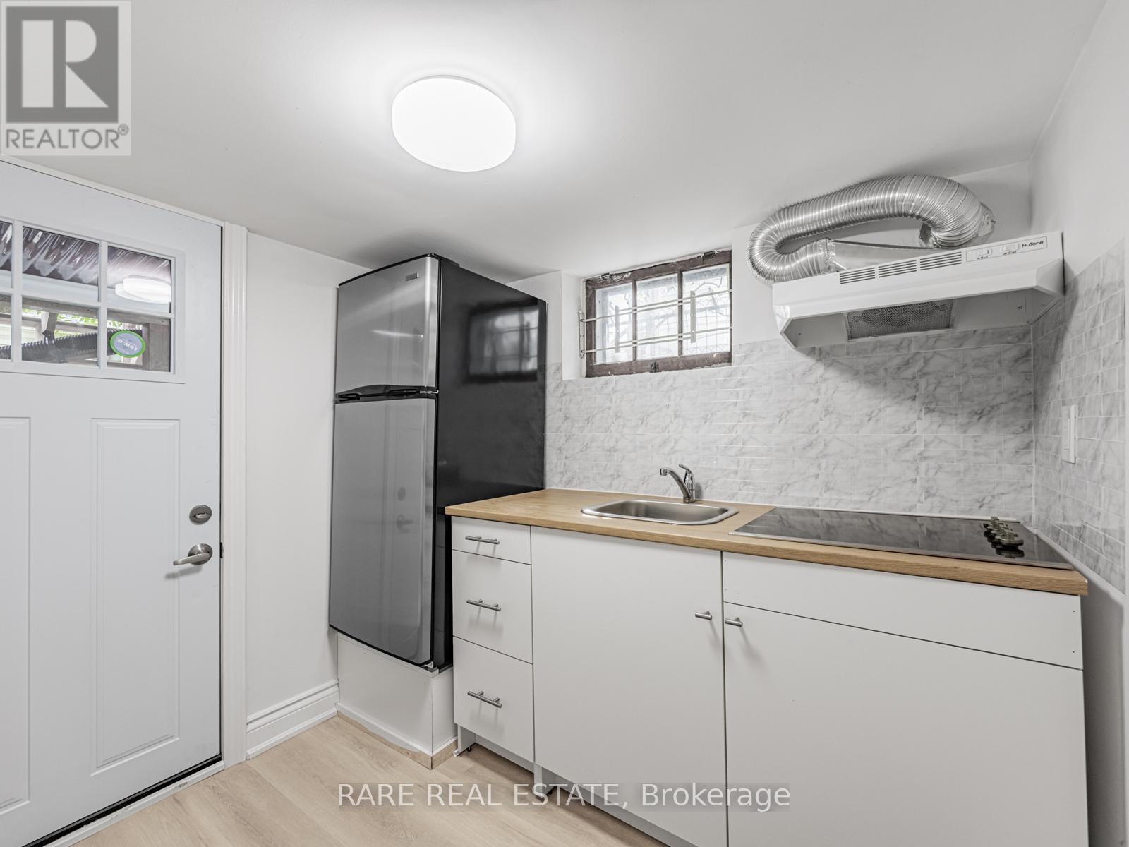 Lower - 727 Rhodes Avenue, Toronto, Ontario  M4J 4X5 - Photo 3 - E12398940