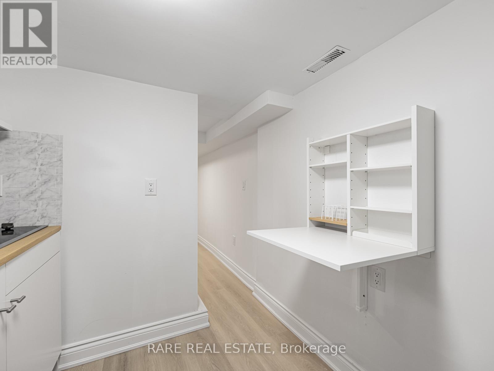 Lower - 727 Rhodes Avenue, Toronto, Ontario  M4J 4X5 - Photo 4 - E12398940