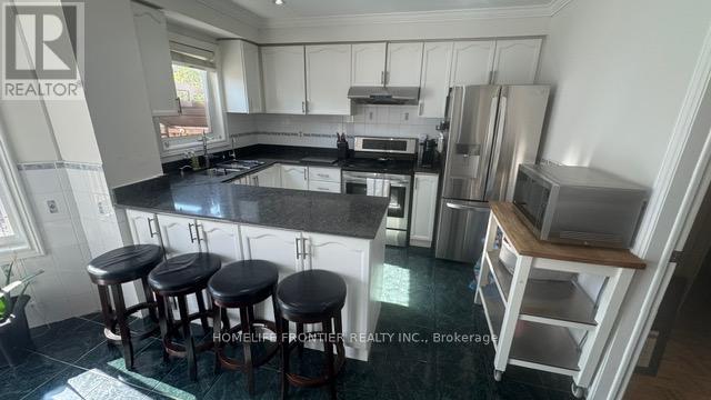 30 Gatesgill Street, Brampton (Brampton West), Ontario  L6X 3T2 - Photo 12 - W12398856