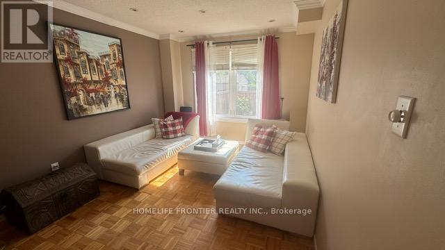 30 Gatesgill Street, Brampton (Brampton West), Ontario  L6X 3T2 - Photo 8 - W12398856