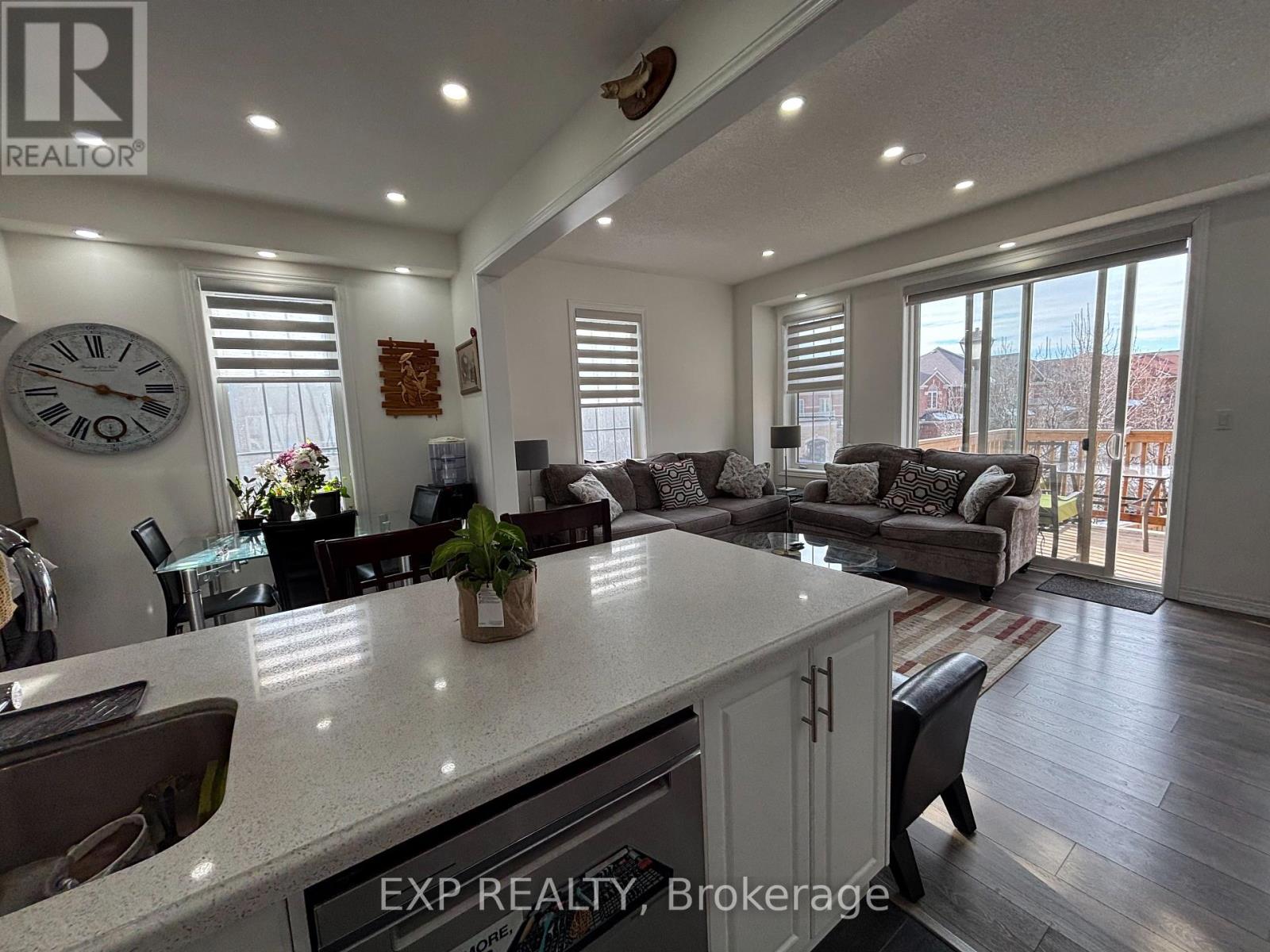 34 Faye Street, Brampton, Ontario  L6P 4M9 - Photo 10 - W12398942