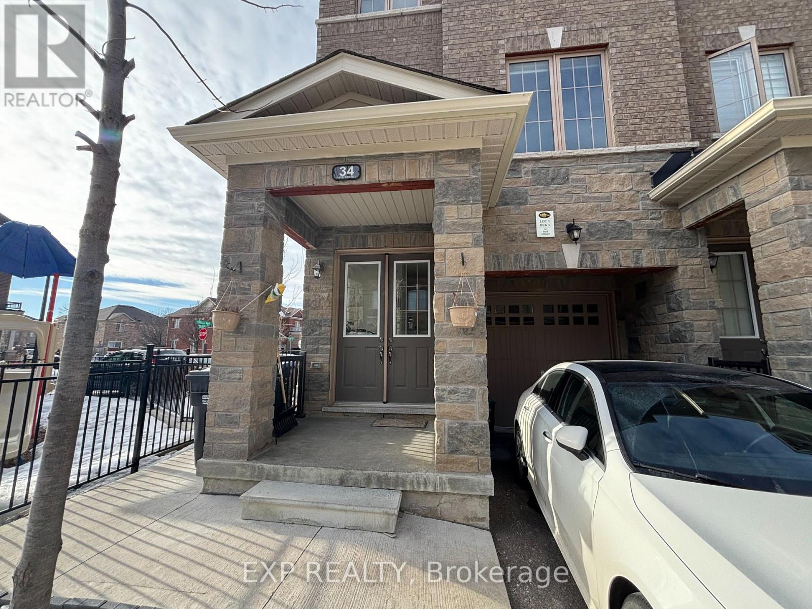 34 Faye Street, Brampton, Ontario  L6P 4M9 - Photo 2 - W12398942