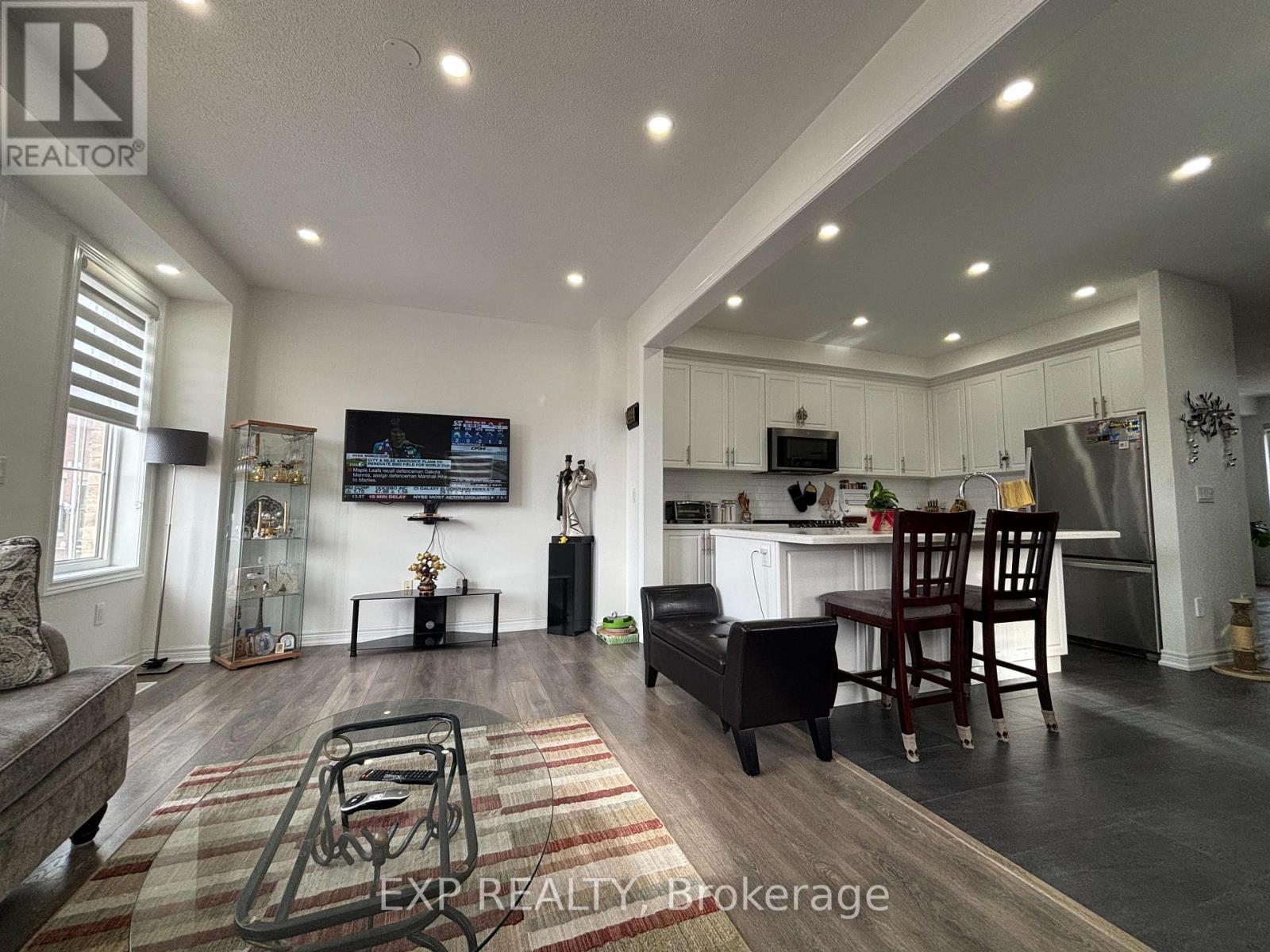 34 Faye Street, Brampton, Ontario  L6P 4M9 - Photo 9 - W12398942