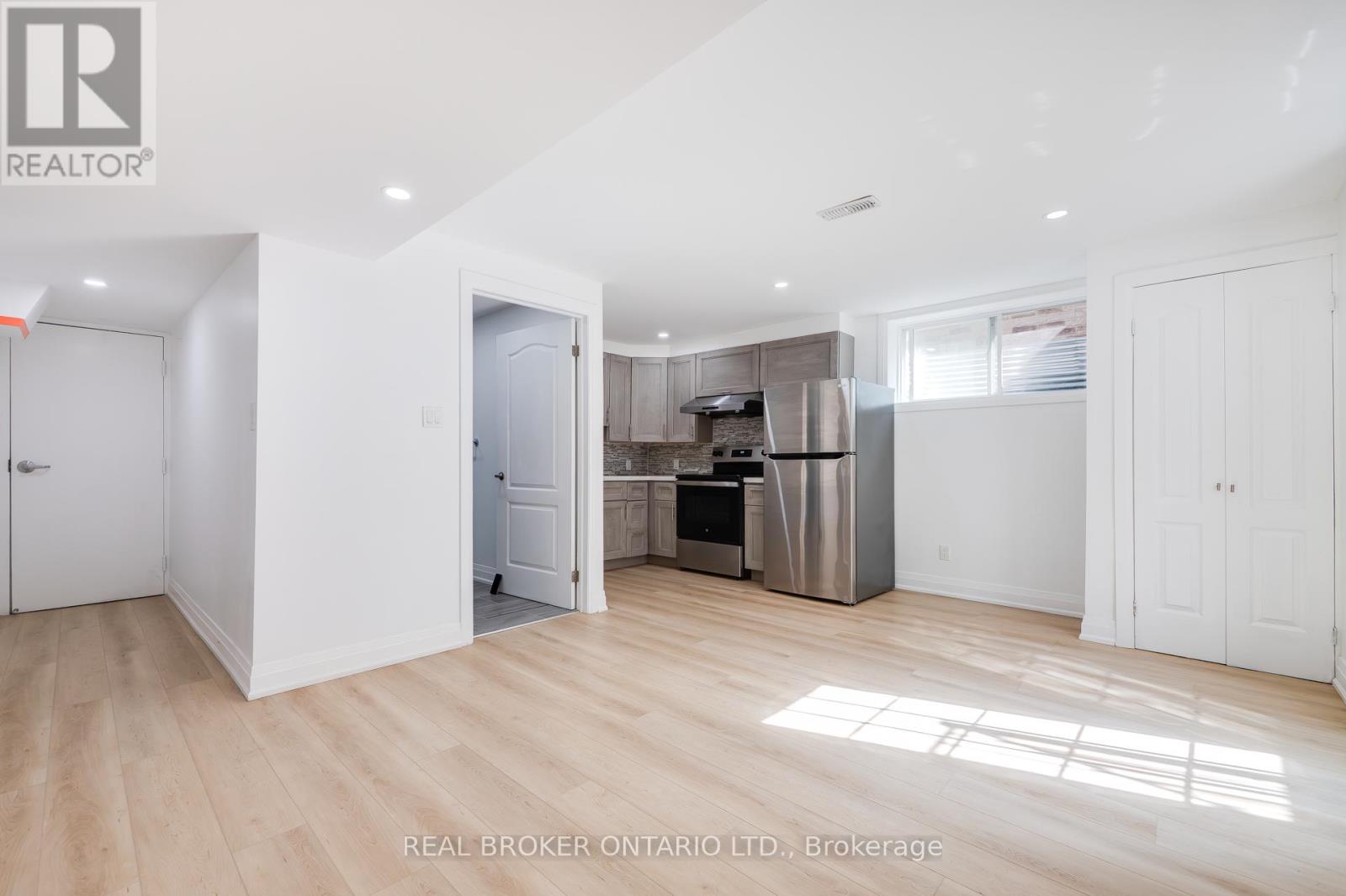 326 Moorlands Crescent, Kitchener, Ontario  N2P 0C5 - Photo 33 - X12366099