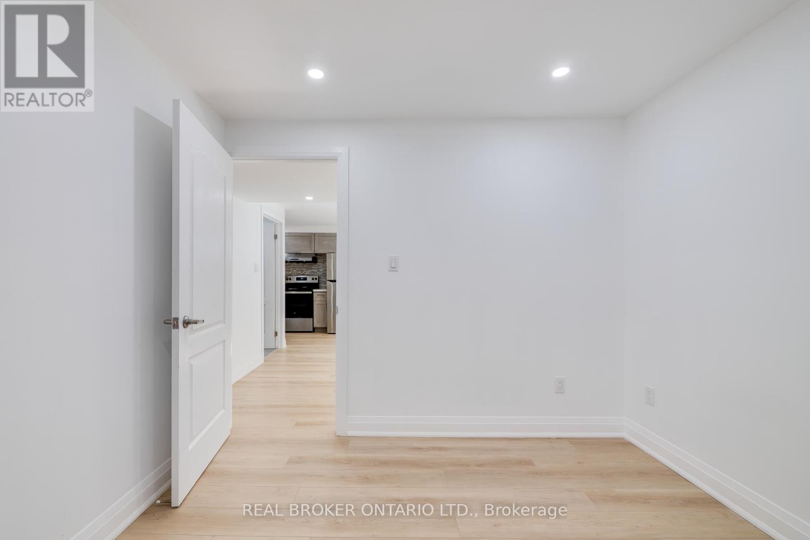 326 Moorlands Crescent, Kitchener, Ontario  N2P 0C5 - Photo 39 - X12366099