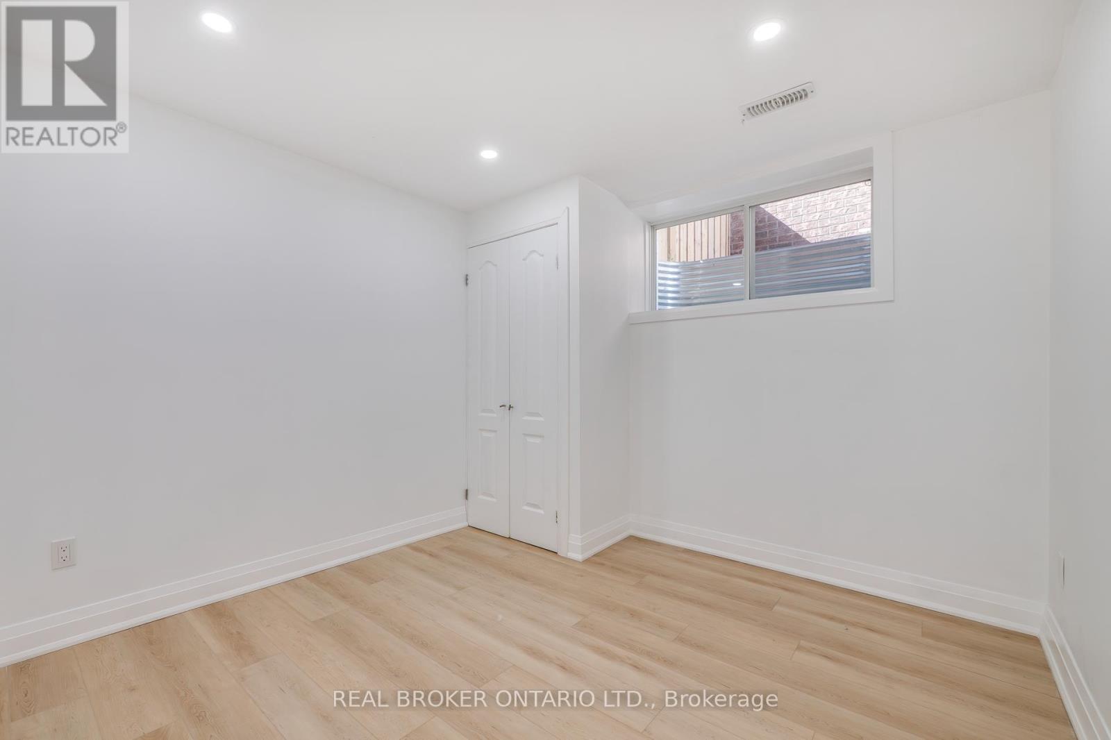 326 Moorlands Crescent, Kitchener, Ontario  N2P 0C5 - Photo 38 - X12366099