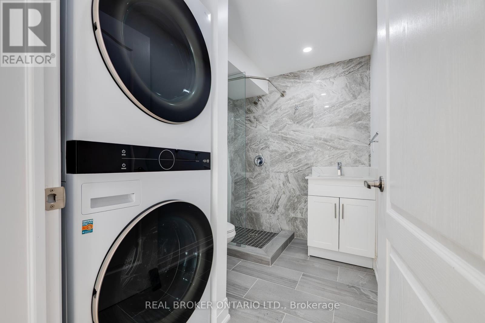 326 Moorlands Crescent, Kitchener, Ontario  N2P 0C5 - Photo 36 - X12366099