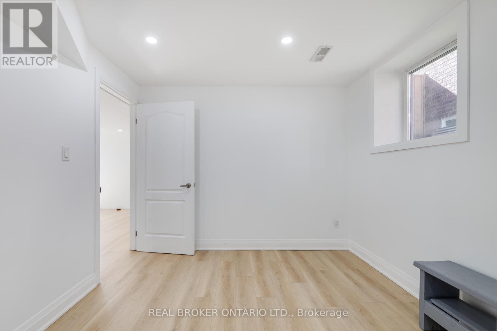 326 Moorlands Crescent, Kitchener, Ontario  N2P 0C5 - Photo 41 - X12366099