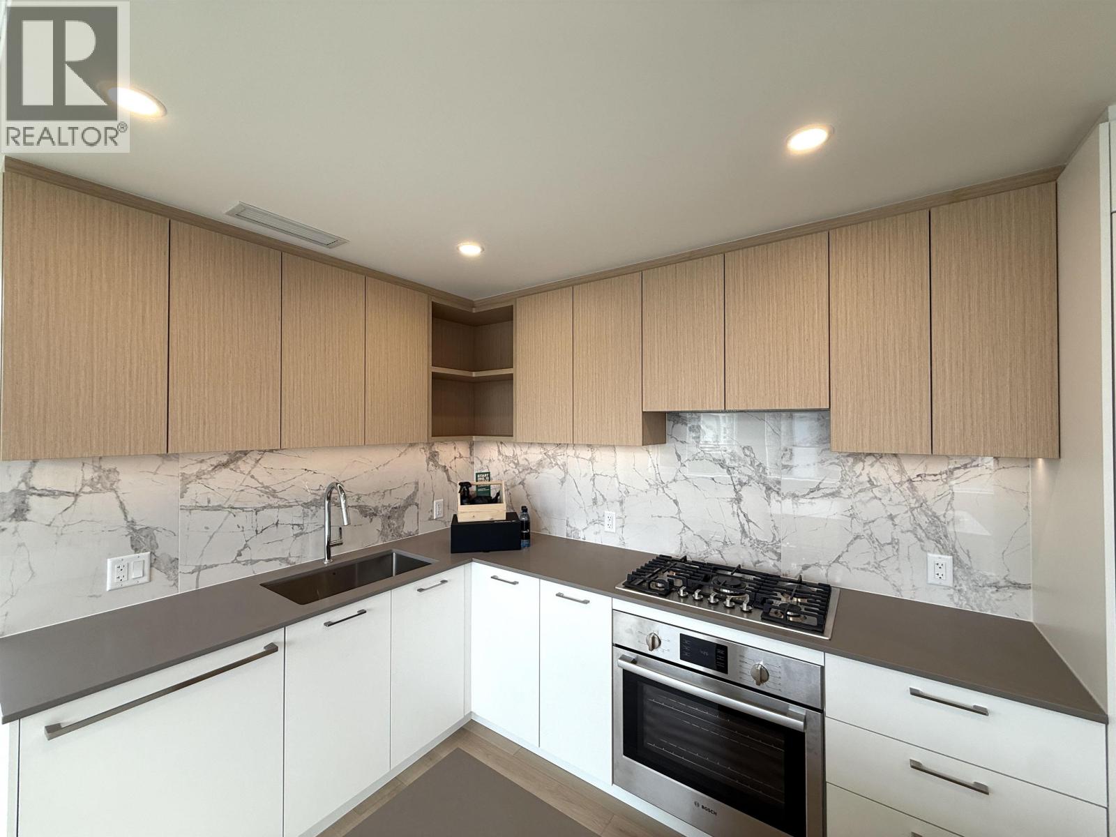 9xx 6468 Willingdon Avenue, Burnaby, British Columbia  V5H 0L3 - Photo 2 - R3044526