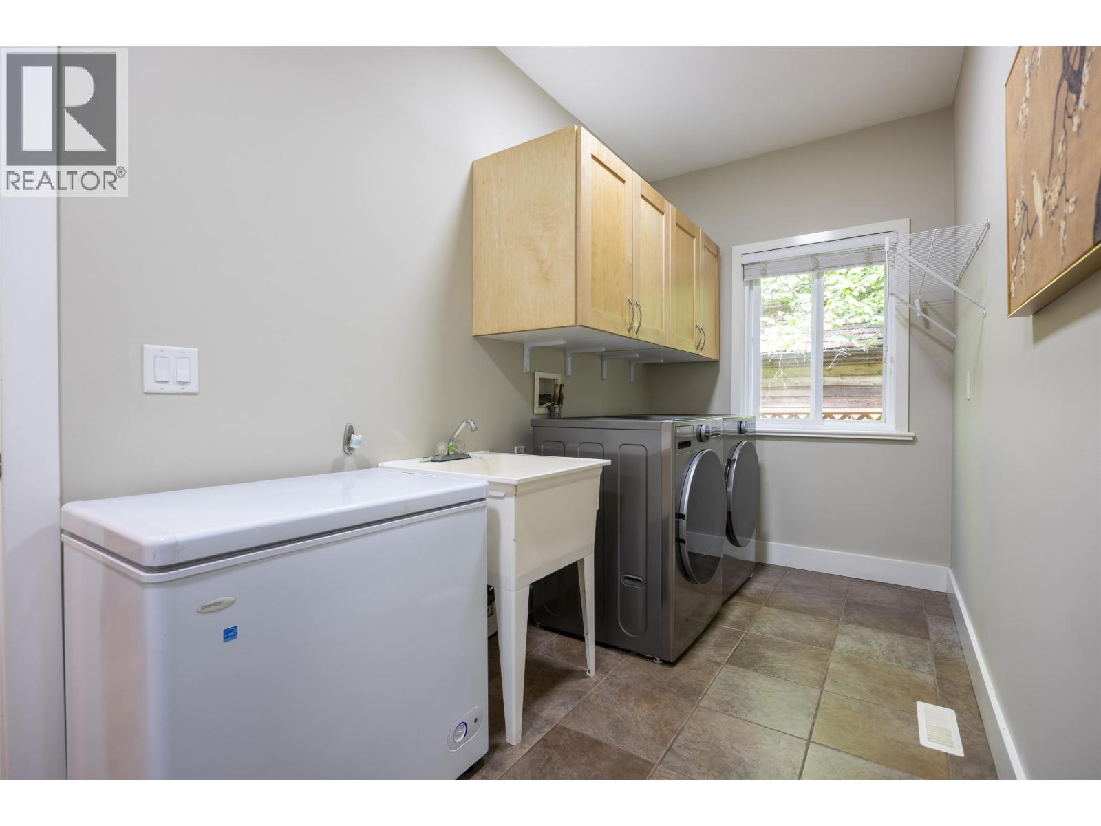 1226 Liverpool Street, Coquitlam, British Columbia  V3B 8E7 - Photo 27 - R3040142
