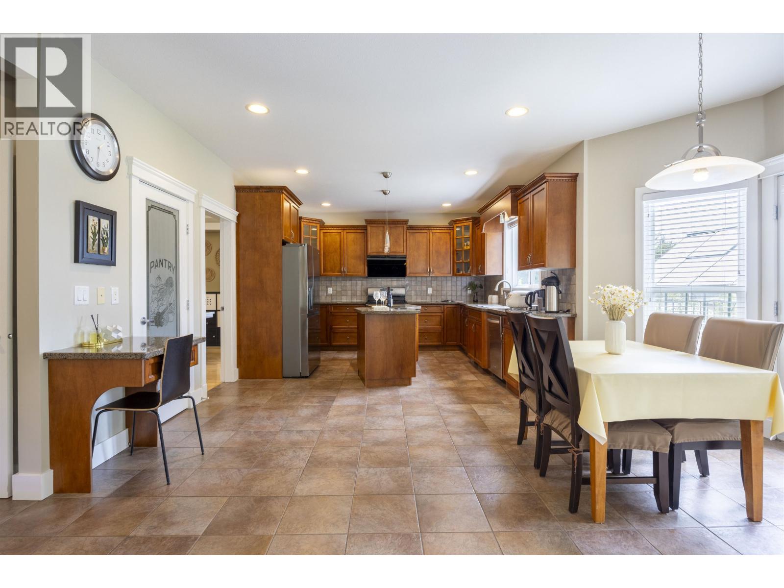 1226 Liverpool Street, Coquitlam, British Columbia  V3B 8E7 - Photo 12 - R3040142