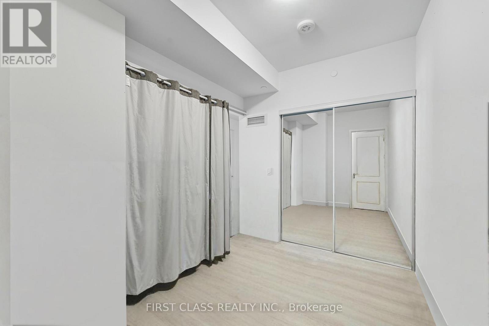 2706 E - 70 Princess Street, Toronto, Ontario  M5A 0X6 - Photo 15 - C12398966
