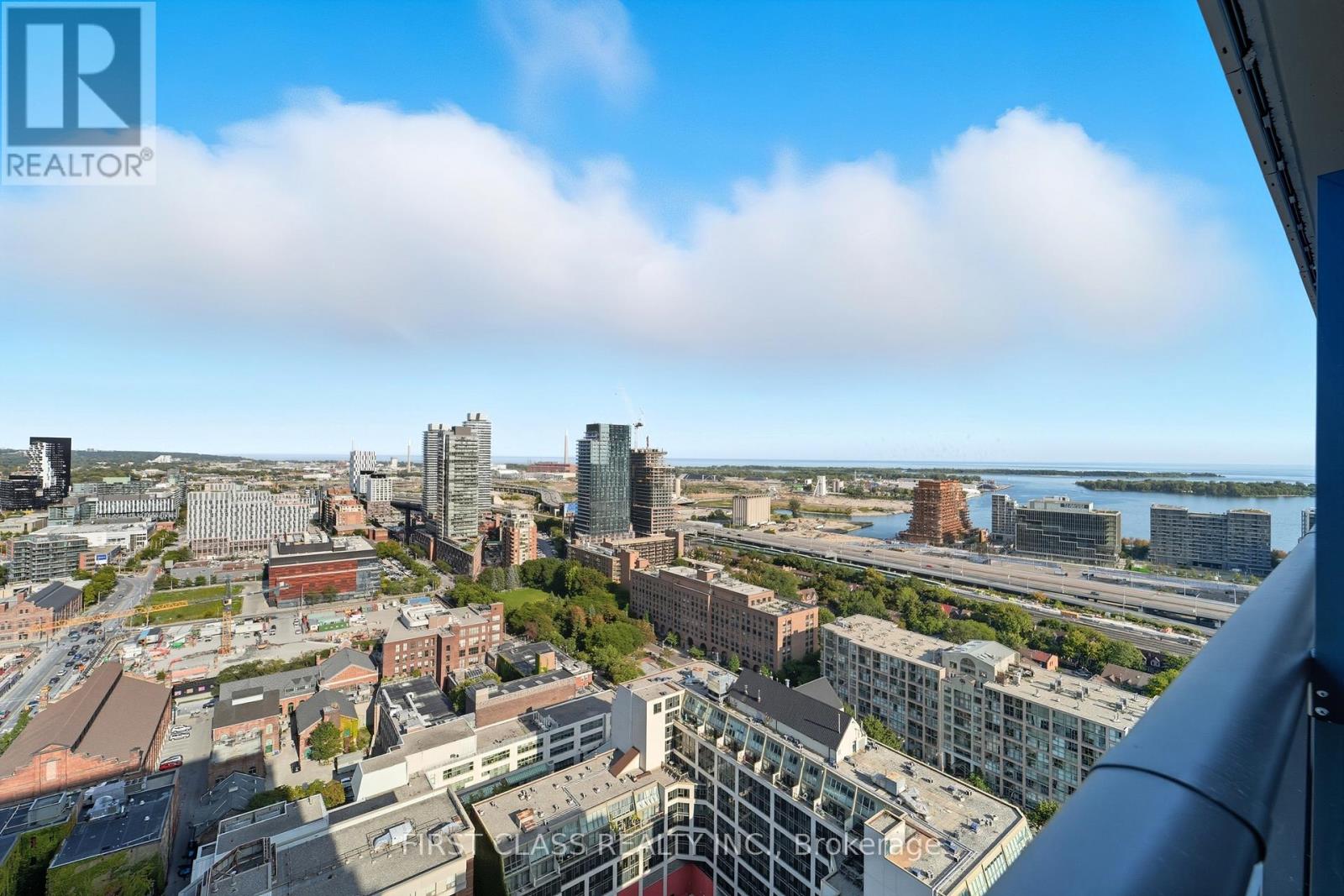2706 E - 70 Princess Street, Toronto, Ontario  M5A 0X6 - Photo 18 - C12398966