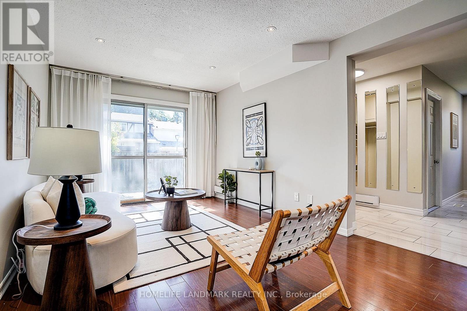 Property at 25 BRACKEN FERN WAY image 4