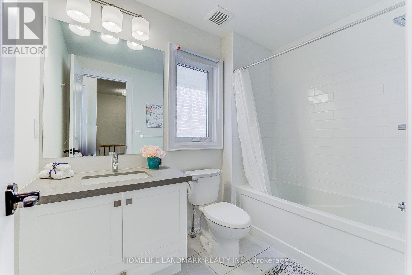 4199 Major Mackenzie Drive, Markham, Ontario  L6C 1K4 - Photo 11 - N12398957