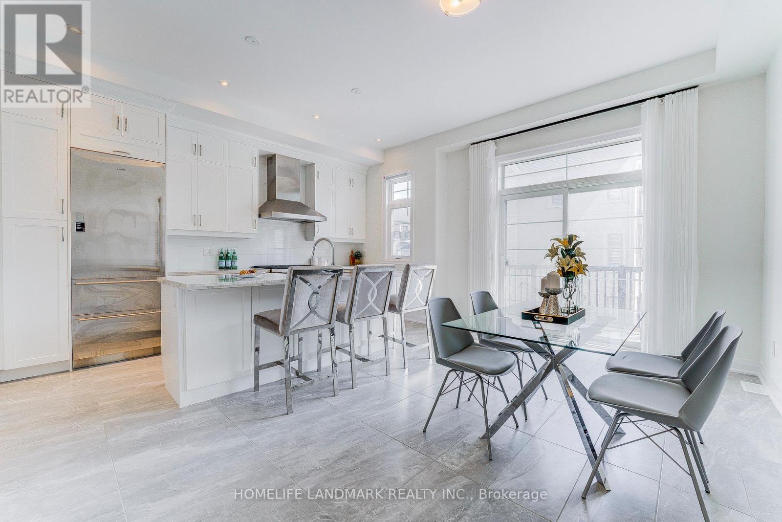 4199 Major Mackenzie Drive, Markham, Ontario  L6C 1K4 - Photo 5 - N12398957
