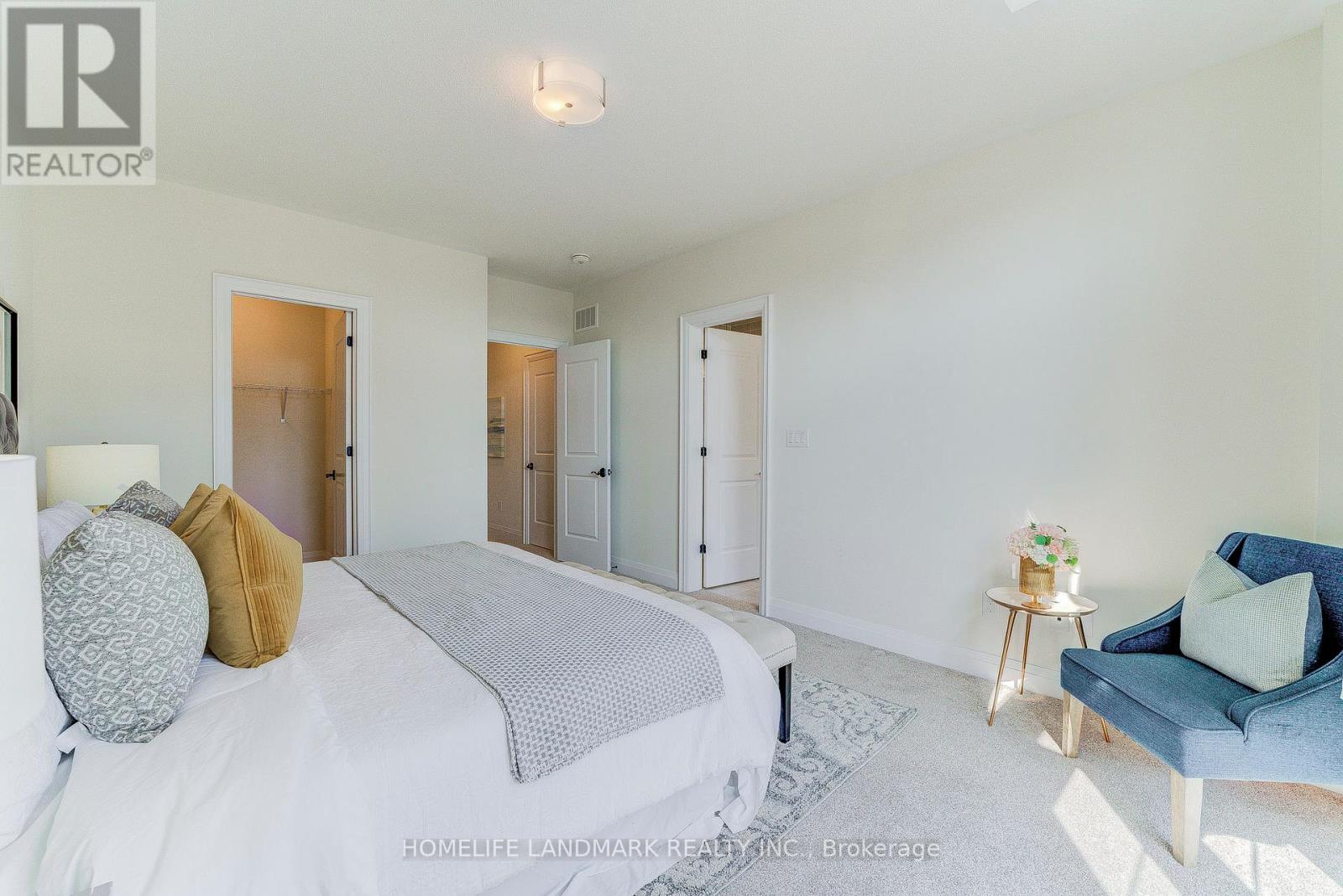 4199 Major Mackenzie Drive, Markham, Ontario  L6C 1K4 - Photo 8 - N12398957