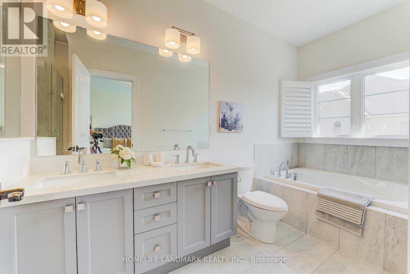 4199 Major Mackenzie Drive, Markham, Ontario  L6C 1K4 - Photo 9 - N12398957