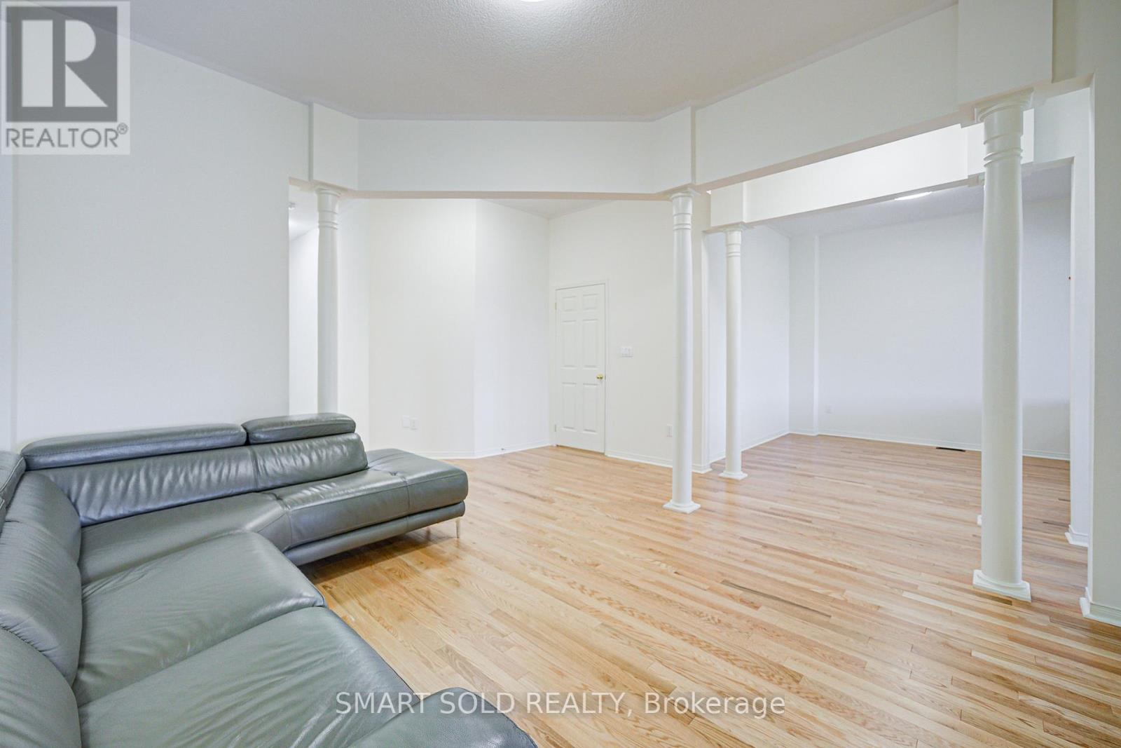 156 Hartney Drive, Richmond Hill, Ontario  L4S 0L1 - Photo 9 - N12398959